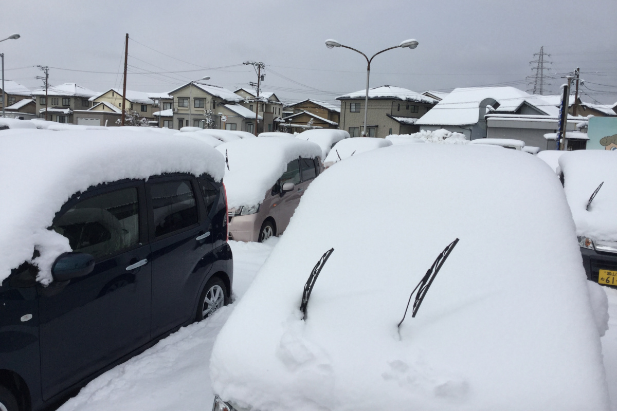 車上積雪